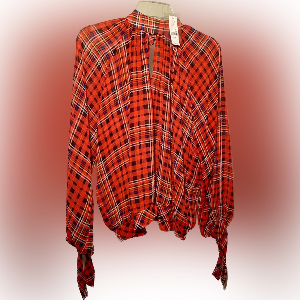 7TH Avenue blouse. 100% polyester.